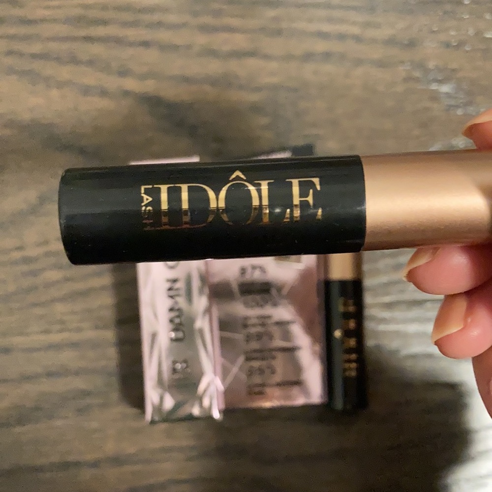 Makeup set - Picture 2 of 3